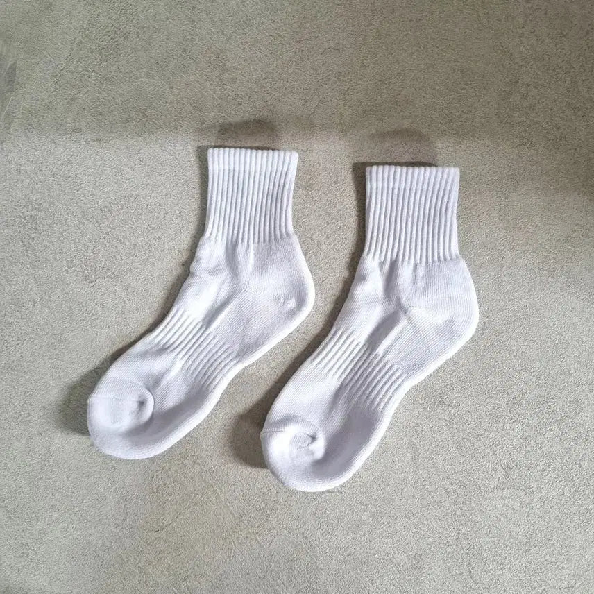 [BUNJANG] Plain White Mid-Calf Sports Socks (1 Pair) / 무지 여자자 중목 화이트 스포츠양말 바닥 두툼한 1켤레