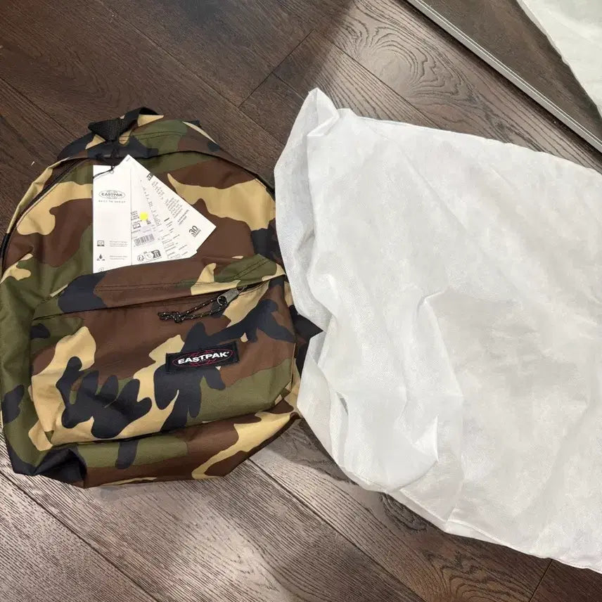 [BUNJANG] Eastpak Camouflage Backpack New / 이스트팩 백팩 카모플라쥬 새상품