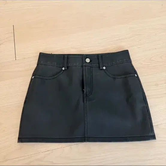 [BUNJANG] Grove Faux Leather Mini Skirt Black S / [원가11.3만] 그로브 레더 스커트 블랙 S