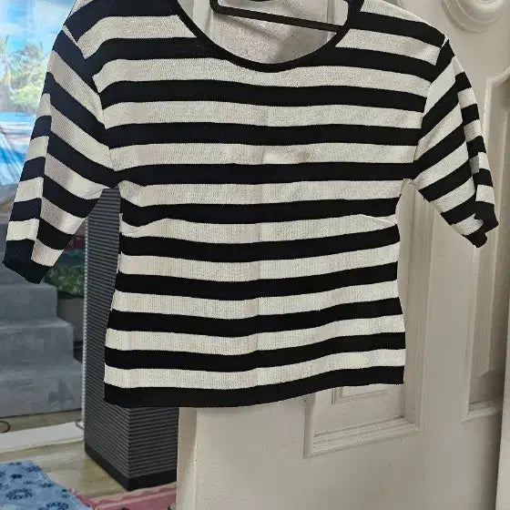[BUNJANG] Striped Cropped Knit Sweater / 단가라 크롭니트