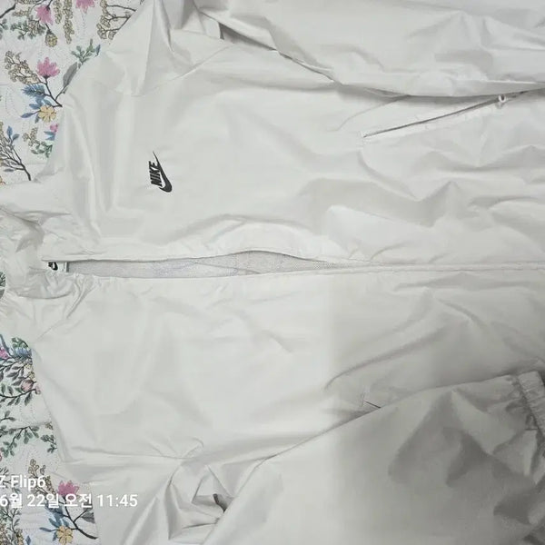 [BUNJANG] Nike White Windbreaker Jacket XL / 나이키 바람막이 XL사이즈