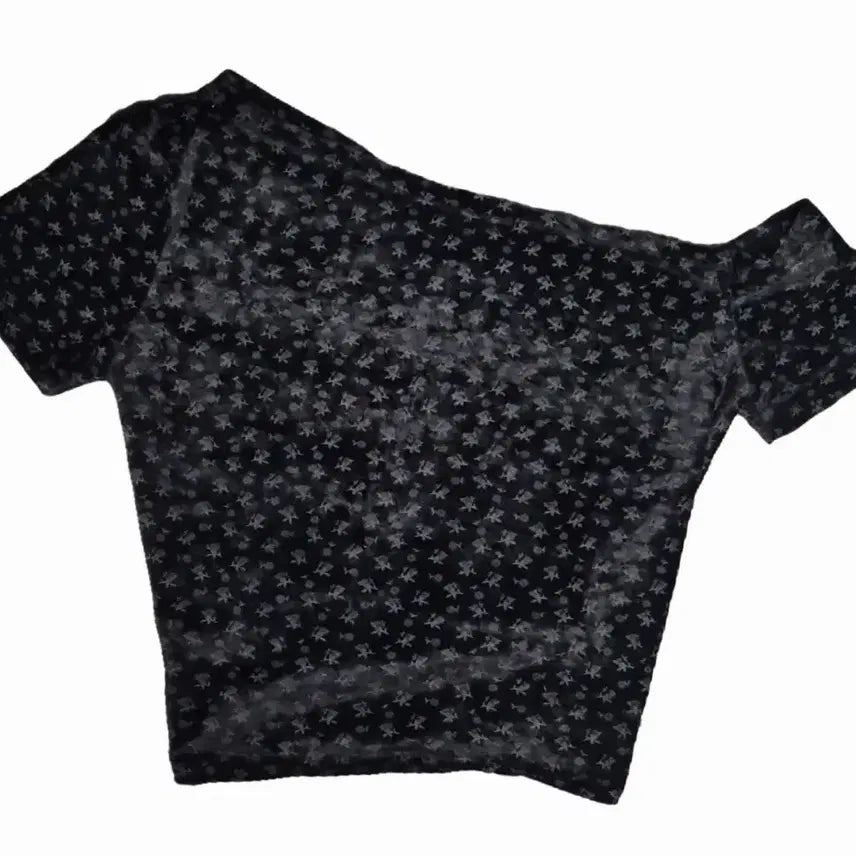 [BUNJANG] Black Floral One-Shoulder Crop Top / 블랙 꽃무늬 원오프숄더 크롭티