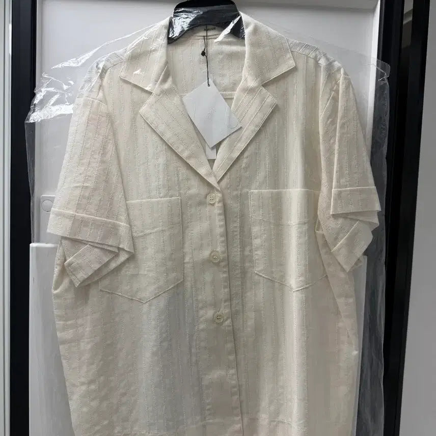 [BUNJANG] Amour Short Sleeve Shirt Blouse / amour 반팔 셔츠(블라우스) 새상품