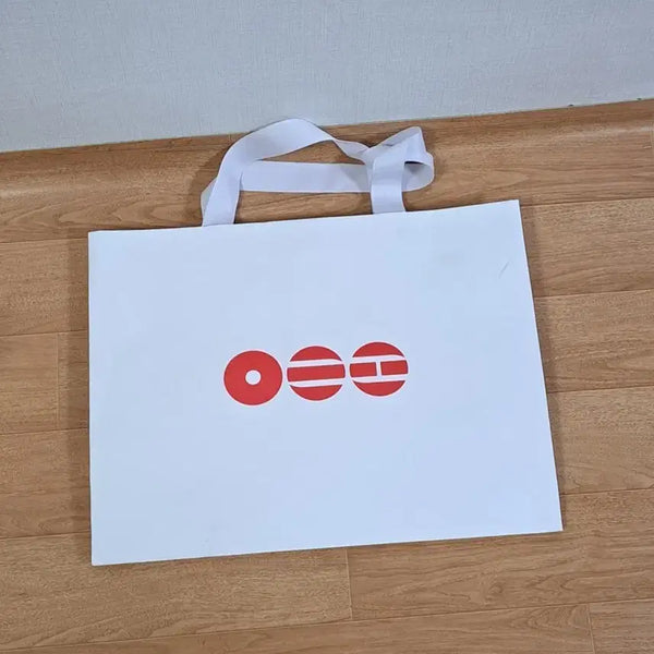 [BUNJANG] HYBE Yongsan Store Genuine Paper Shopping Bag / 하이브 용산 매장 정품 종이가방 쇼핑백