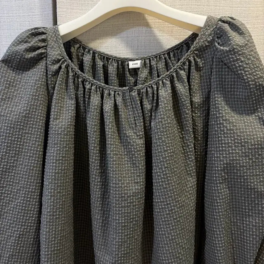 [BUNJANG] Ethos Round Neck Shirring Blouse / 에토스 ethos ROUND NECK SHIRRING BLOUSE