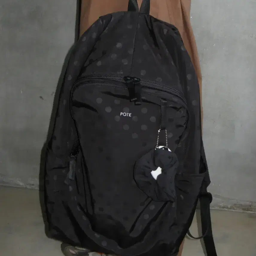 [BUNJANG] Poteto Classic Backpack (L) Dot Black / 포테 하이드슬롯 클래식 백팩(L) 도트블랙