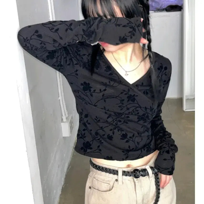 [BUNJANG] Kim Ahop Wrap Detail Rose Top Black / 김아홉 랩 디테일 로즈탑 블랙