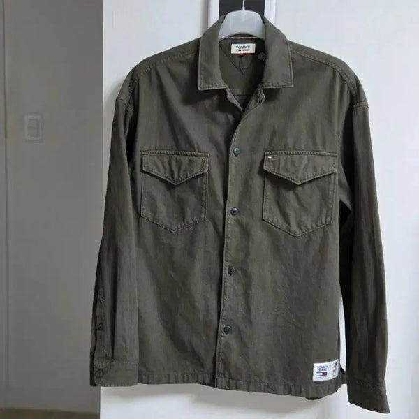 [BUNJANG] Tommy Jeans Khaki Oversized Fit Shirt Jacket L (105) / 타미진스 오버사이즈핏 카키색 셔츠 자켓 L(105)
