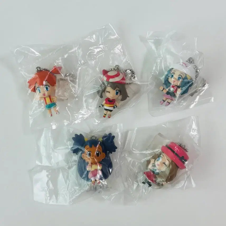 [BUNJANG] Pokemon Heroines Misty, Bianca, Iris, Serena Girls Keyring Gacha Set / 포켓몬스터 포켓몬 히로인 이슬 봄이 빛나 아이리스 세레나 걸즈 키링 가챠