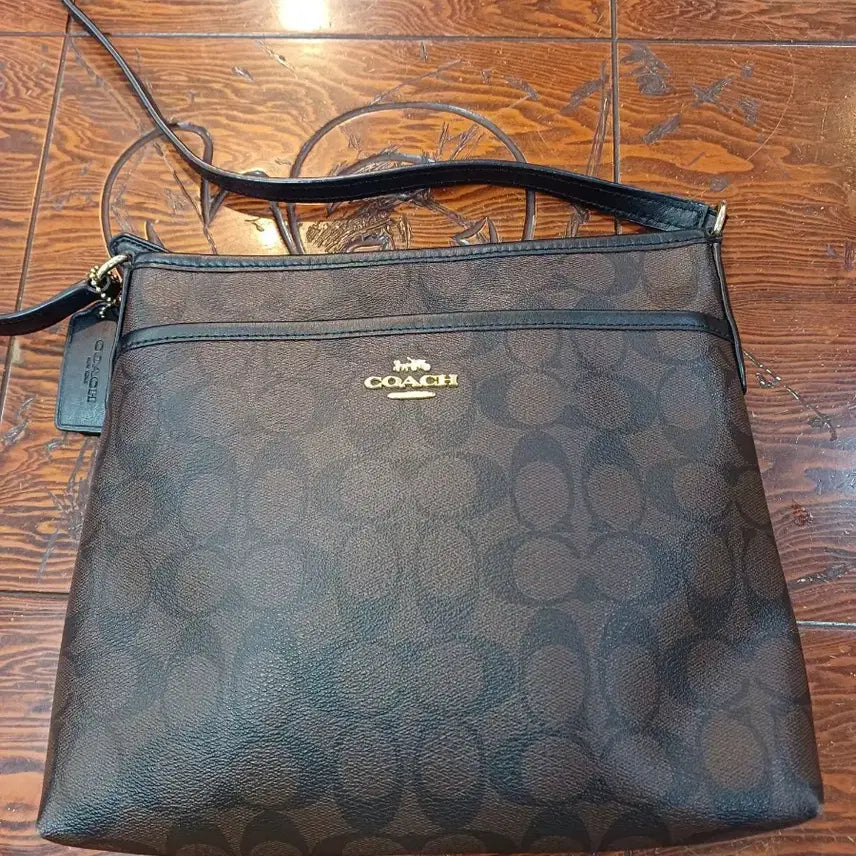 [BUNJANG] COACH Signature Pattern Crossbody Bag / 코치 크로스백