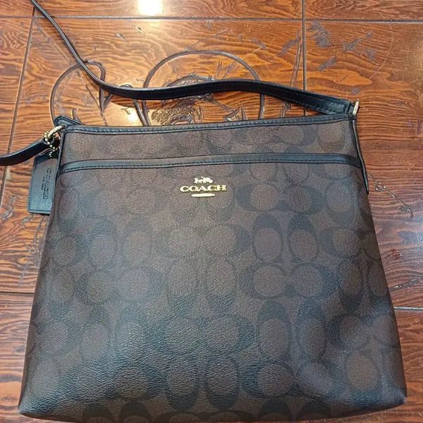 [BUNJANG] COACH Signature Pattern Crossbody Bag / 코치 크로스백