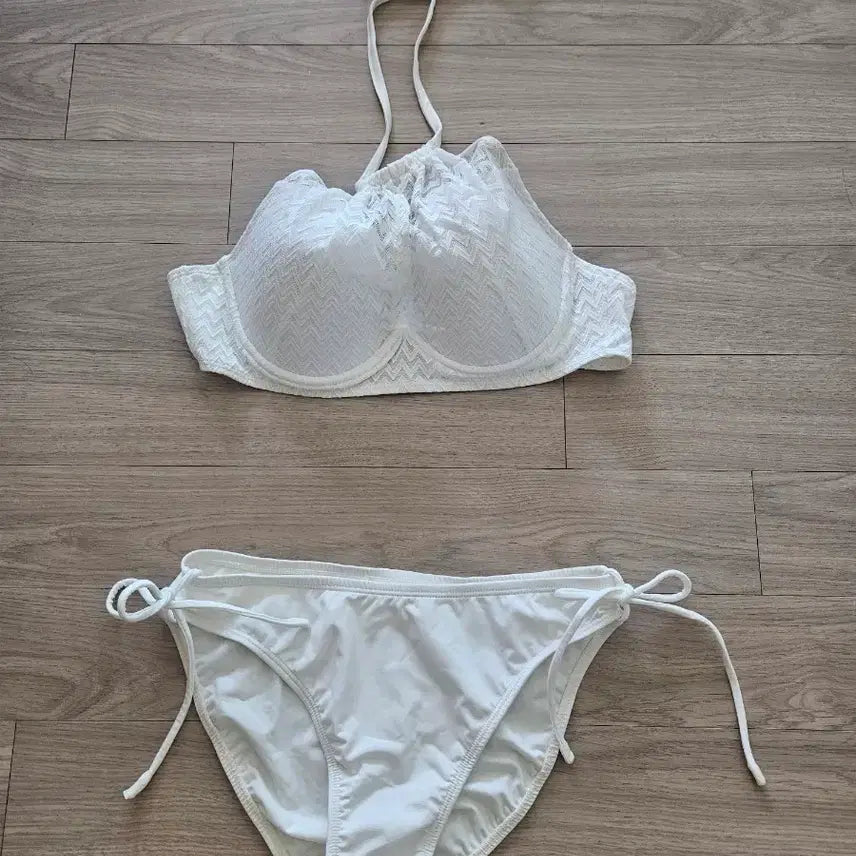 [BUNJANG] Elle Halterneck Bikini White / [새상품] 엘르 홀터넥 비키니 화이트
