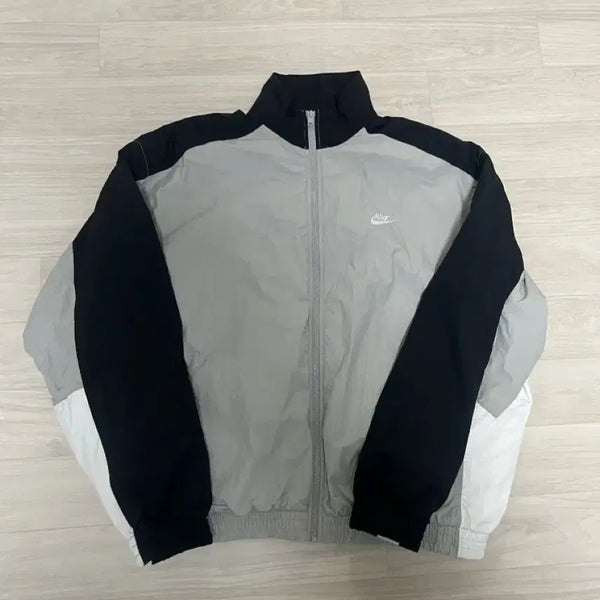 [BUNJANG] Nike Color-Blocked Windbreaker (Oversized Fit) / L) 나이키 배색 바람막이(오버사이즈)
