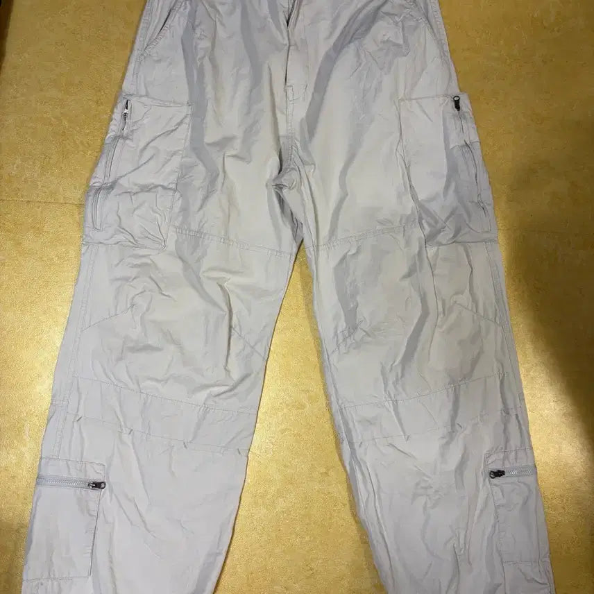 [BUNJANG] HAECHING ROOM Zip Cargo Pants Light Grey / 해칭룸 zip cargo pants light grey