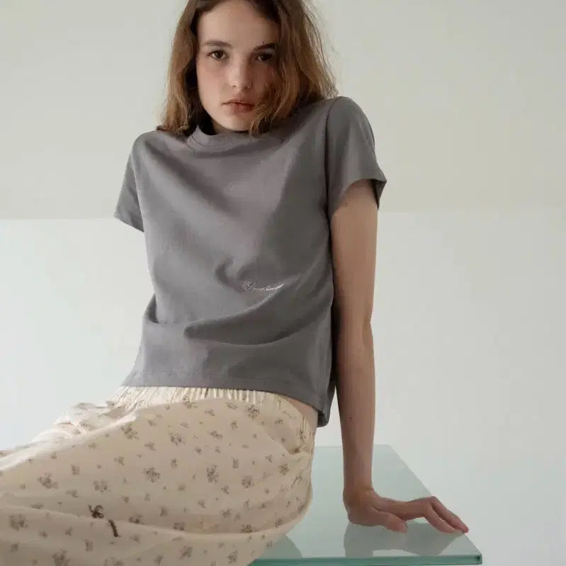 [BUNJANG] Smoothmood Loho Tee Crop Gray / 스무드무드 티셔츠 Loho Tee Gray 그레이 차콜 크롭 한얼 메베