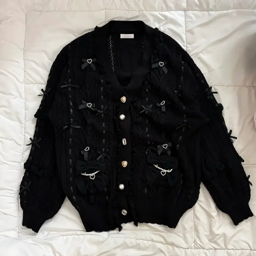 [BUNJANG] Lizlisa Black Ribbon Heart Cubic Cardigan / 리즈리사 블랙 리본 하트 큐빅 가디건