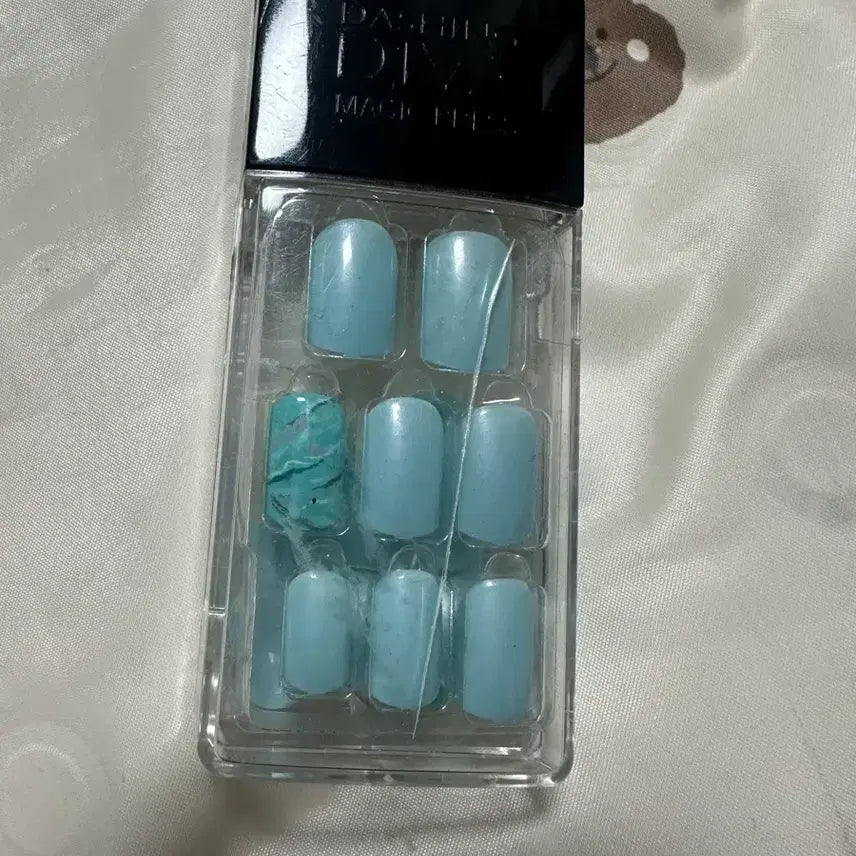 [BUNJANG] Dashing Diva Magic Press Sky Blue Nail Tips (16 pcs) / 데싱디바 매직프레스 하늘색 네일팁 16p