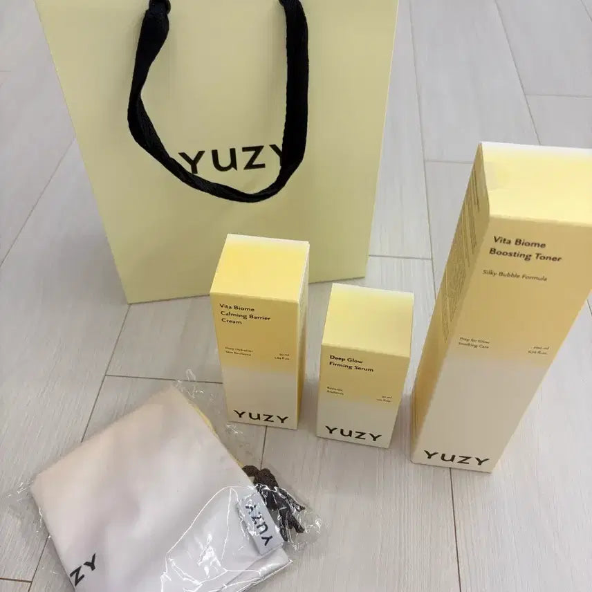 [BUNJANG] YUZY Basic Skincare 5-Piece Set with Pouch / *선물용* YUZY 기초 5종세트(버블토너, 세럼, 크림, 팩, 파우치)