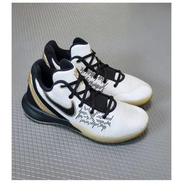 [BUNJANG] Nike Kyrie Flytrap 2 EP Metallic Gold Basketball Shoes (255mm) / 나이키 카이리 플라이트랩2ep 농구화(255)