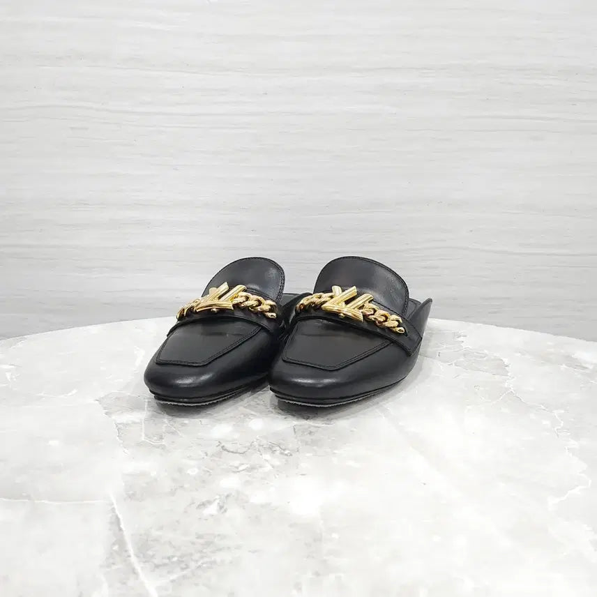 [BUNJANG] Louis Vuitton LV Uppercase Loafers 1A4XHI / 36 / 루이비통 LV 어퍼케이스 로퍼 1A4XHI