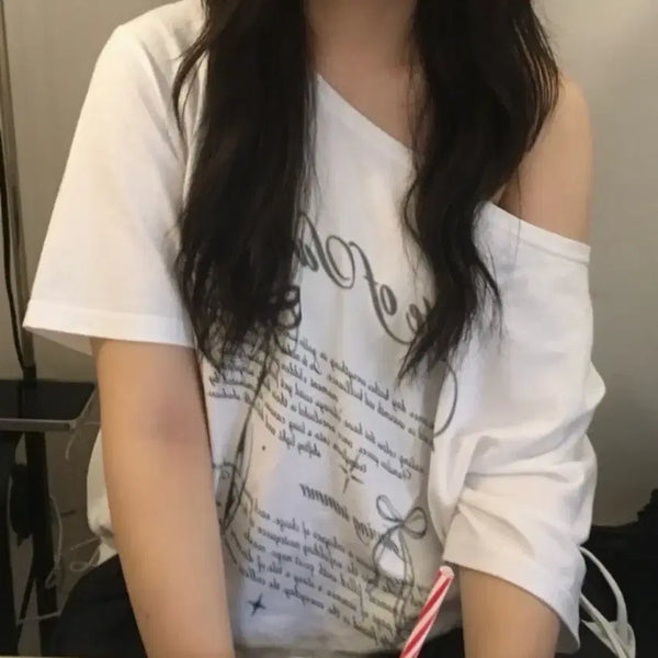 [BUNJANG] Illygo Off-Shoulder Short-Sleeve T-Shirt with Printing / 일리고 오프숄더 프린팅 반팔티