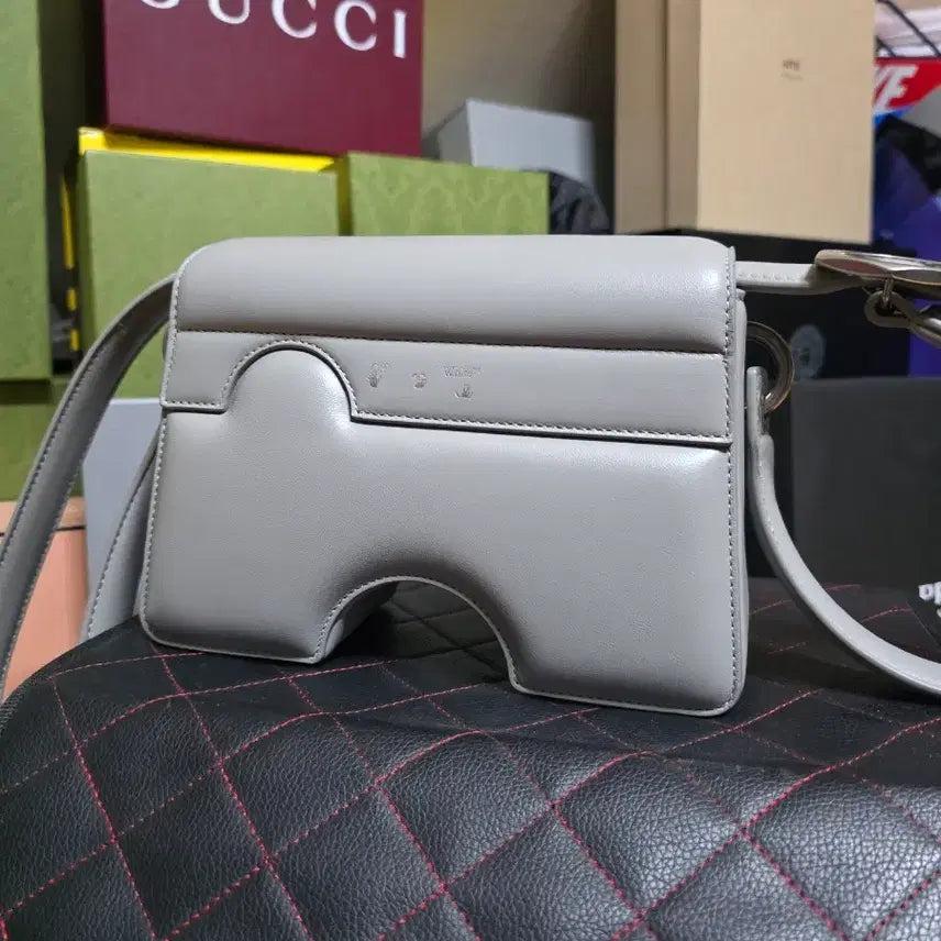 [BUNJANG] Off-White Grey Shoulder Bag / 오프화이트 그레이 치즈백
