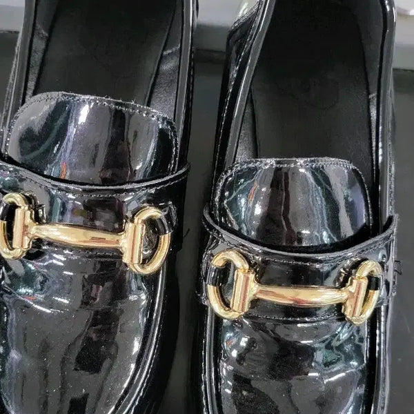 [BUNJANG] Black Enamel Loafers with Gold Embellishments / 에나멜 로퍼 블랙 금장 장식