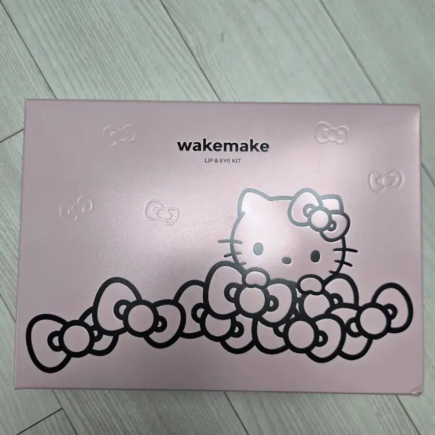 [BUNJANG] WAKEMAKE x Hello Kitty Lip & Eye Kit Ready Bag Pink Limited Edition / <미개봉 반택포> 웨이크메이크 헬로키티 립앤아이 키트 레디백 핑크