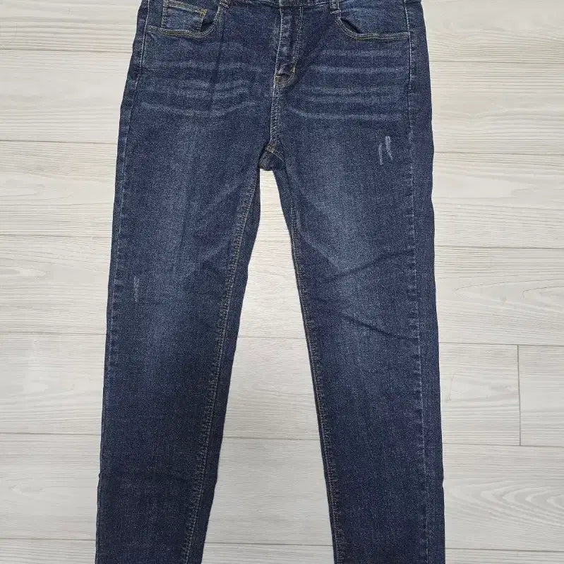 [BUNJANG] Distressed Wash Medium Blue Denim Jeans / 데미지 워싱 중청