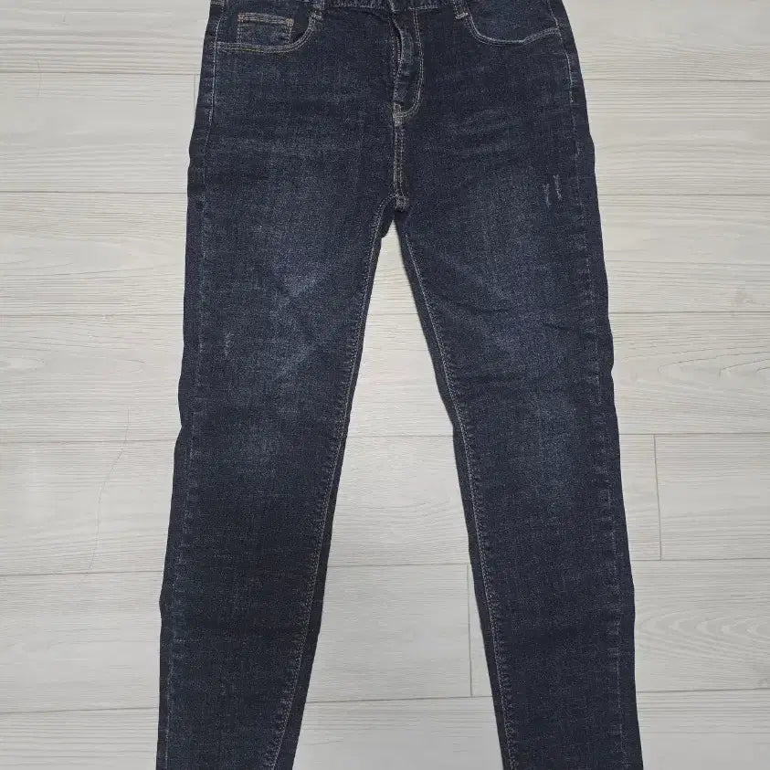 [BUNJANG] Black Washed Denim Jeans with Distressing / 데미지 워싱 흑청