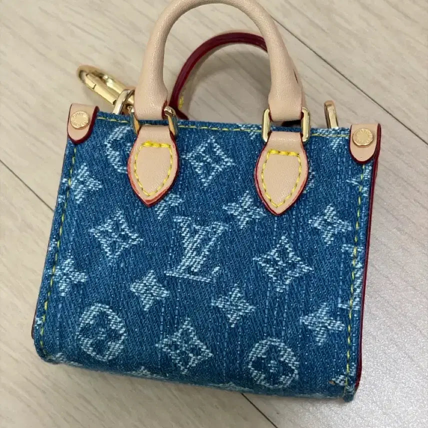 [BUNJANG] Louis Vuitton Denim Monogram Keyring / 루이비통 데님 모노그램 키링