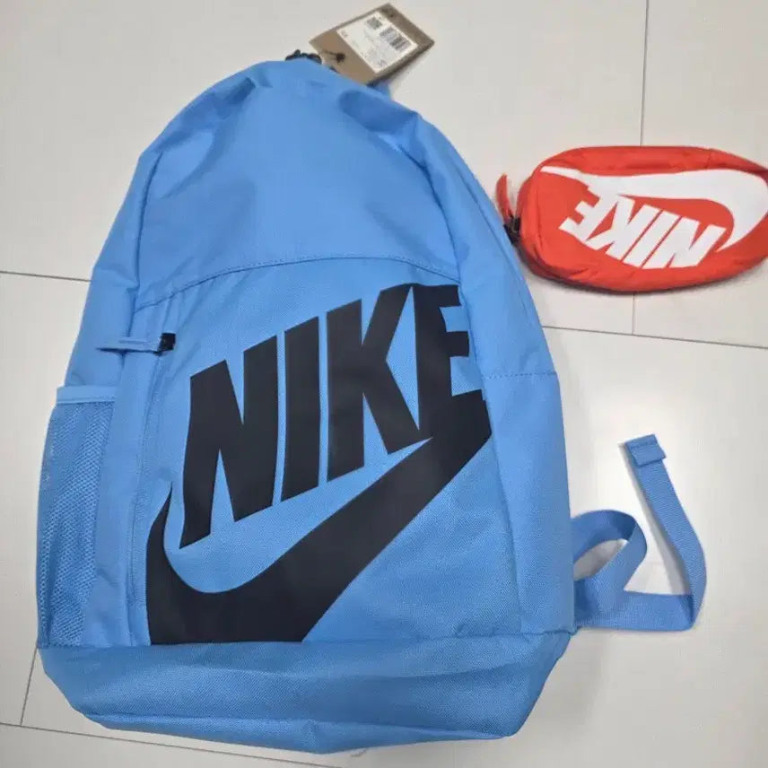 [BUNJANG] Nike Elemental Backpack Light Blue + Pouch / (새상품) 나이키 엘리멘탈 백팩 하늘색 + 파우치
