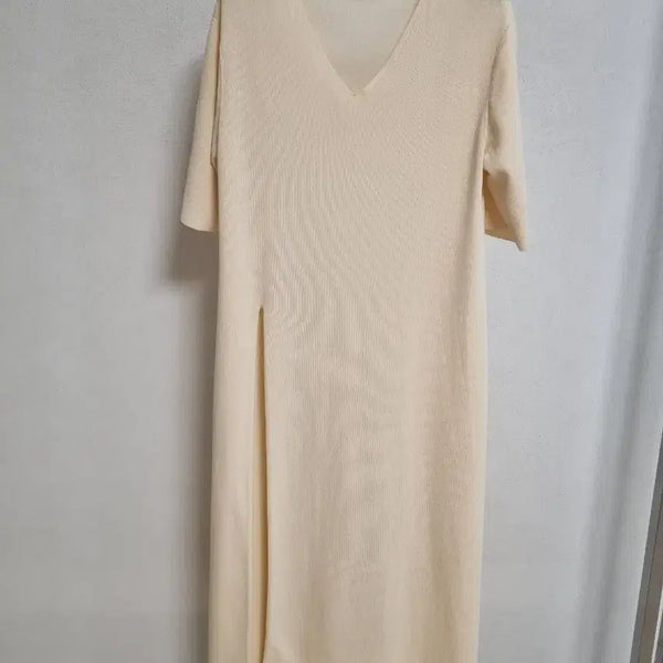 [BUNJANG] DKNY V-Neck Long Slit Top / 정품  DKNY 브이넥 롱 슬릿 (레이어드하심 넘넘 세련)