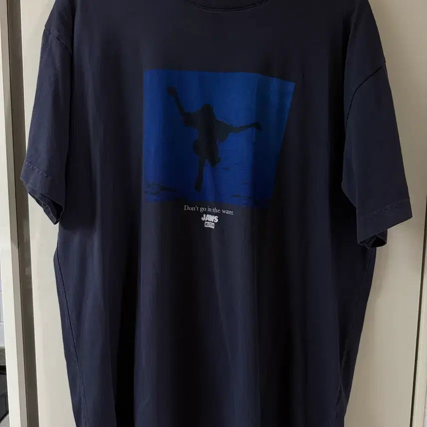 [BUNJANG] Kith Jaws Graphic T-Shirt Navy (L) / Kith 키스 Jaws 티셔츠 L 사이즈