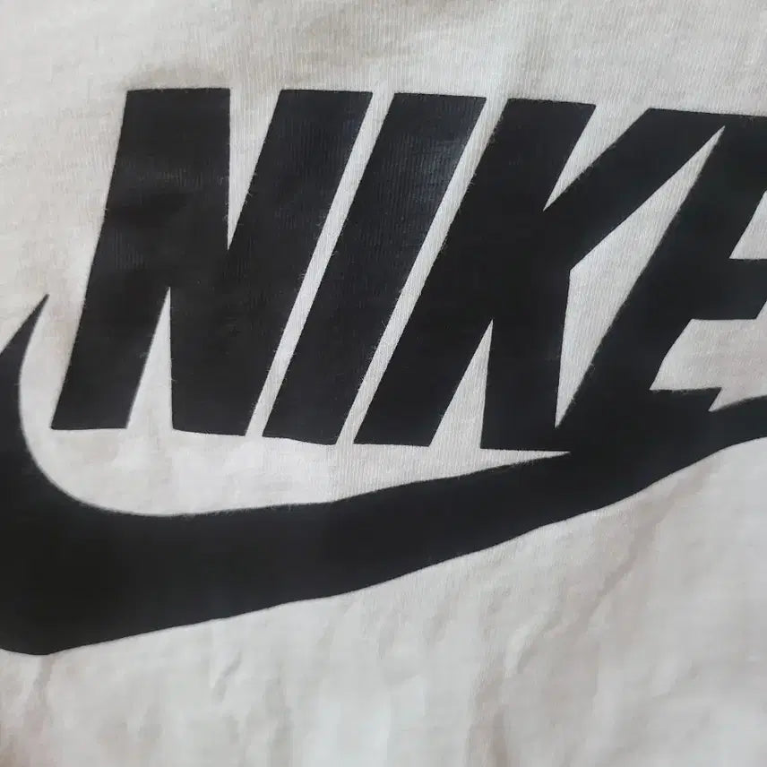 [BUNJANG] Nike White Cropped T-Shirt / 나이키 반팔티 화이트 크롭