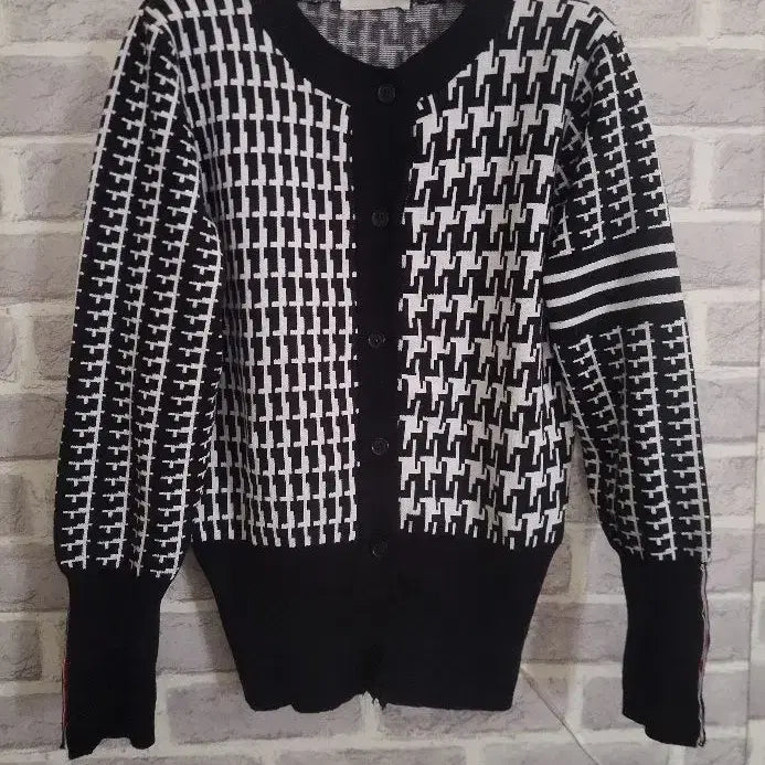 [BUNJANG] MANUL Black Geometric Pattern Cardigan / MANUL 블랙 기하학 패턴 가디건/알뜰한여우