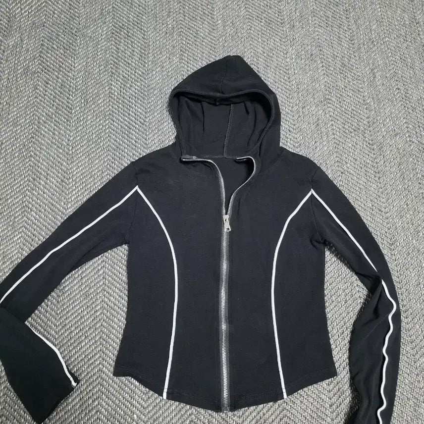 [BUNJANG] Crop Zip-Up Hoodie with White Line / 크롭블랙 집업 후드티 화이트 라인