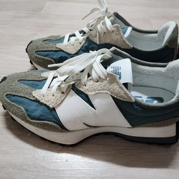 [BUNJANG] New Balance 327 Sneakers / 뉴발란스 327