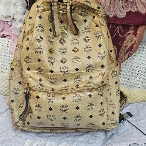 [BUNJANG] MCM Logo Pattern Backpack Beige / MCM 엠씨엠 백팩 베이지