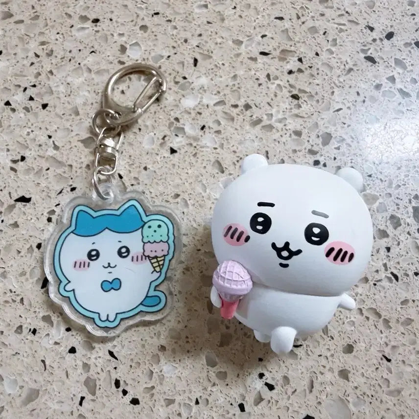 [BUNJANG] Cheekawa "Monjakui" Acrylic Keychain + Mini Figure / 먼작귀 치이카와 아크릴키링 + 미니피규어
