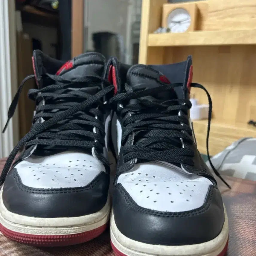 [BUNJANG] Air Jordan 1 Retro High OG Black Toe / 에어조던1 레트로 하이 OG 블랙토 S급