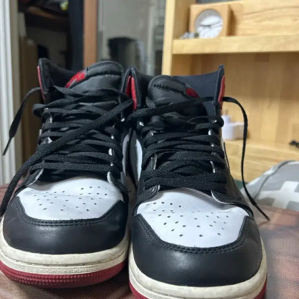 [BUNJANG] Air Jordan 1 Retro High OG Black Toe / 에어조던1 레트로 하이 OG 블랙토 S급