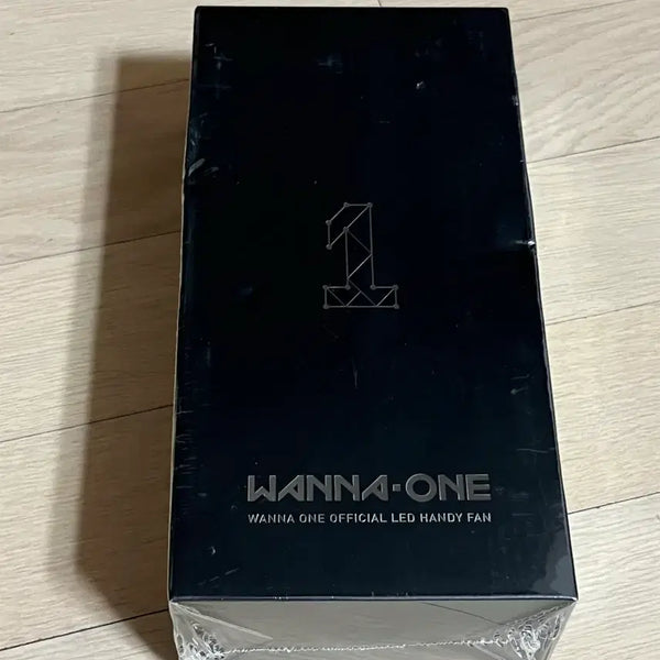 [BUNJANG] Wanna One Official LED Handheld Fan / 미개봉 워너원 손풍기 LED 핸디팬 공식