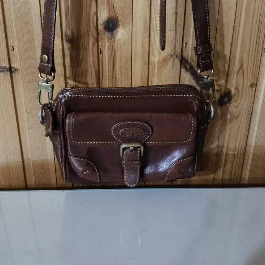 [BUNJANG] Monsac Retro Leather Mini Crossbody Bag / 몽삭 레트로 가죽 미니 크로스백