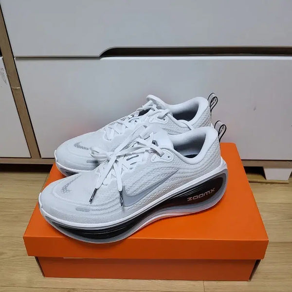 [BUNJANG] Nike Vomero Plus White Black Men's Running Shoes / 새상품)나이키 보메로 플러스 화이트 블랙