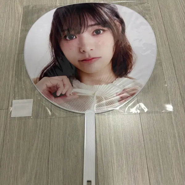 [BUNJANG] QWER World Tour Japan MD Seyeon Uchiwa / QWER 월드투어 일본 MD 시연 우치와 판매합니다