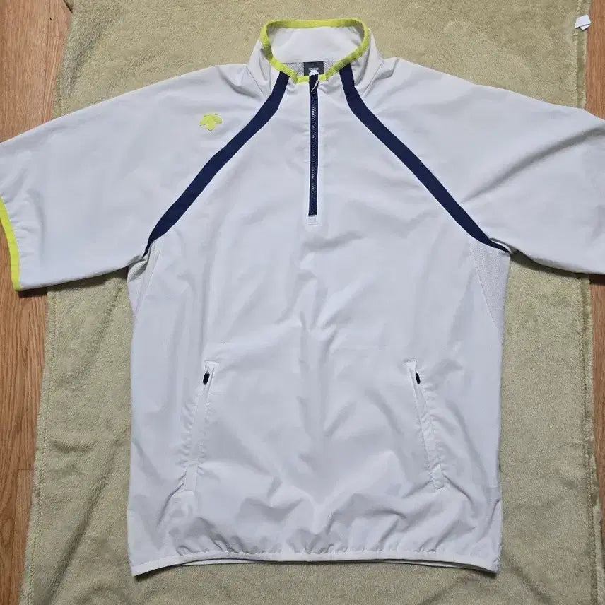 [BUNJANG] Descente Short Sleeve Windbreaker White Size 100 / 데상트 반팔 바람막이 화이트 100