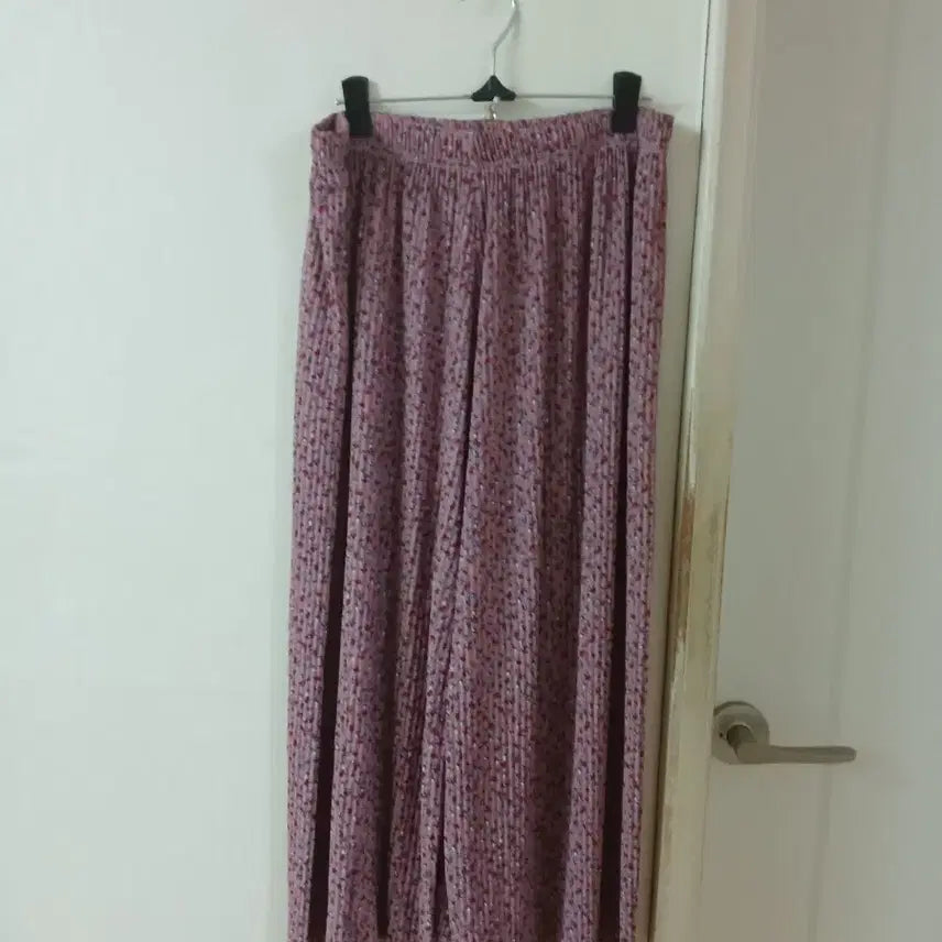 [BUNJANG] Floral Print Wide-Leg Culottes / 꽃 고무줄 치마바지 허리단면 36정도