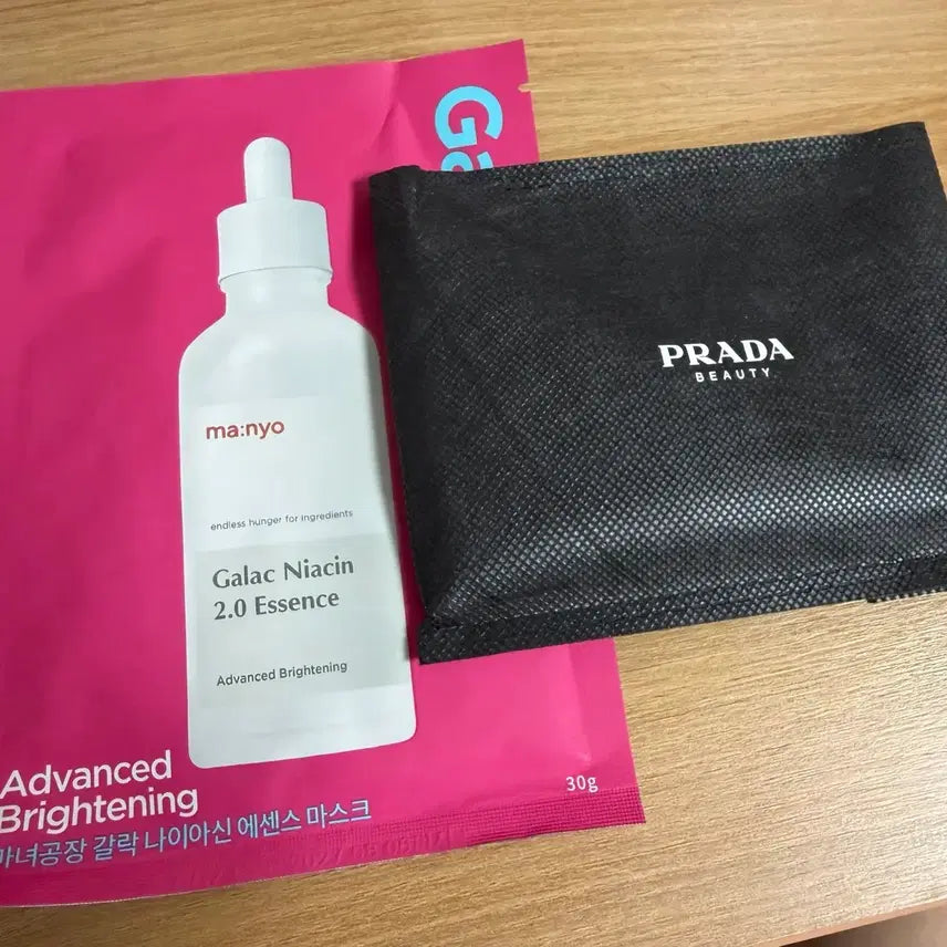 [BUNJANG] Manyo Factory Mask Pack with Prada Double Mirror Gift / 마녀공장 마스크팩 (프라다 더블 미러 증정)