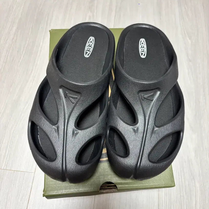 [BUNJANG] KEEN Shanti Black Slides Sandals / 킨 샨티 블랙 슬라이드 새제품 230 250 280